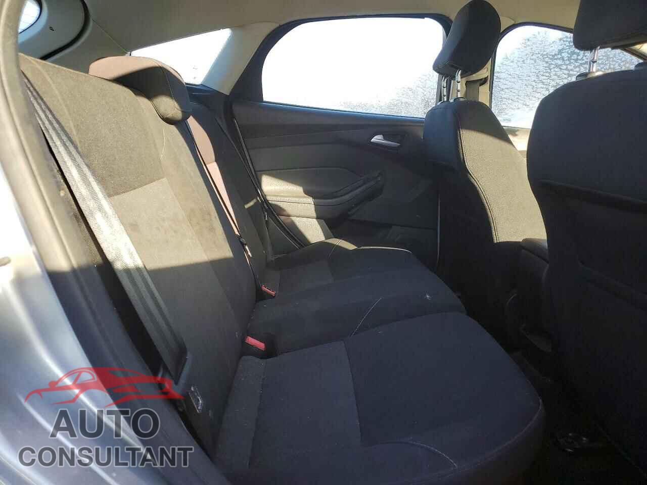 FORD FOCUS 2017 - 1FADP3K28HL217096