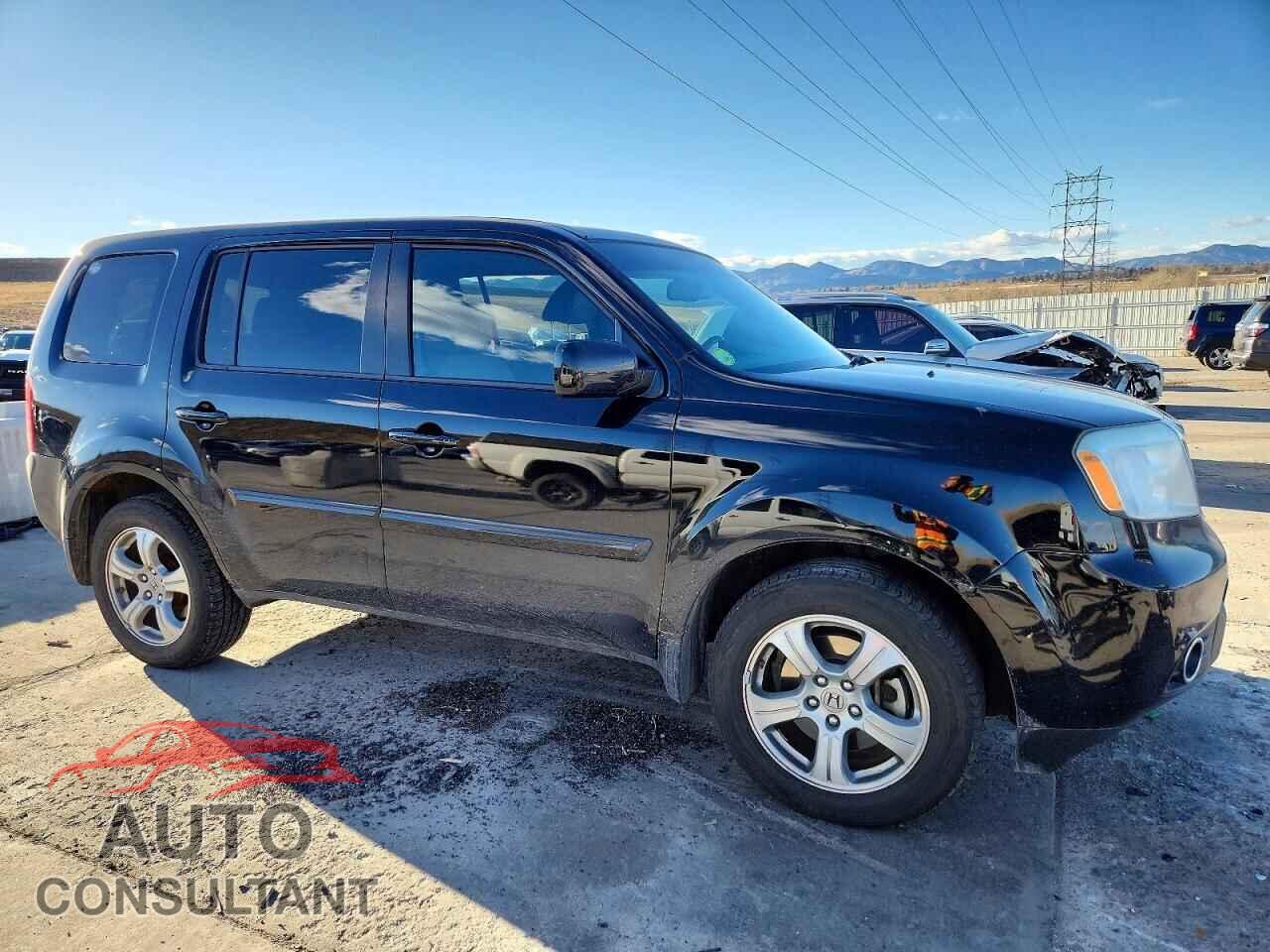 HONDA PILOT 2013 - 5FNYF4H75DB001095