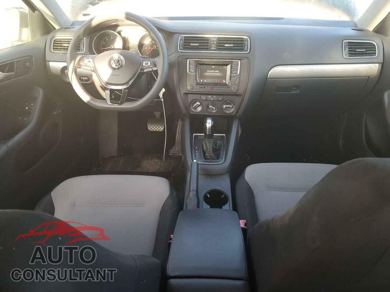 VOLKSWAGEN JETTA 2017 - 3VW2B7AJ1HM404742