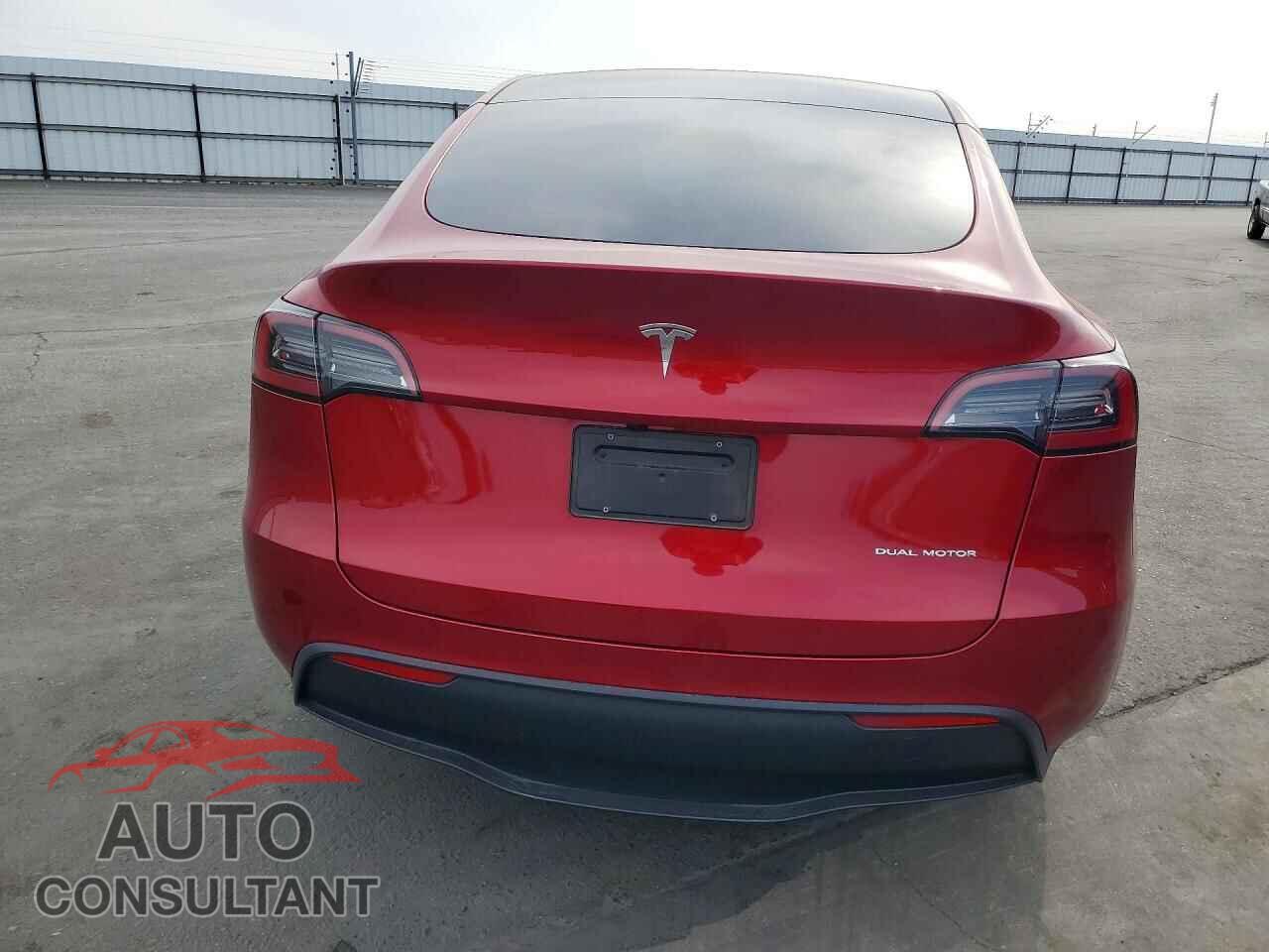 TESLA MODEL Y 2024 - 7SAYGDEE3RF069650