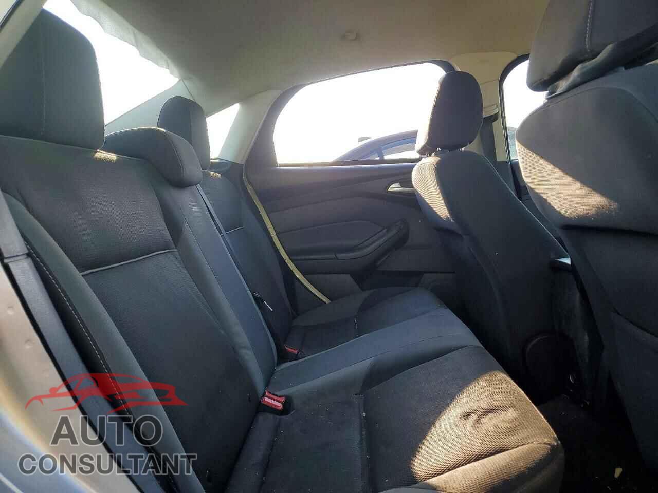 FORD FOCUS 2012 - 1FAHP3F23CL448525