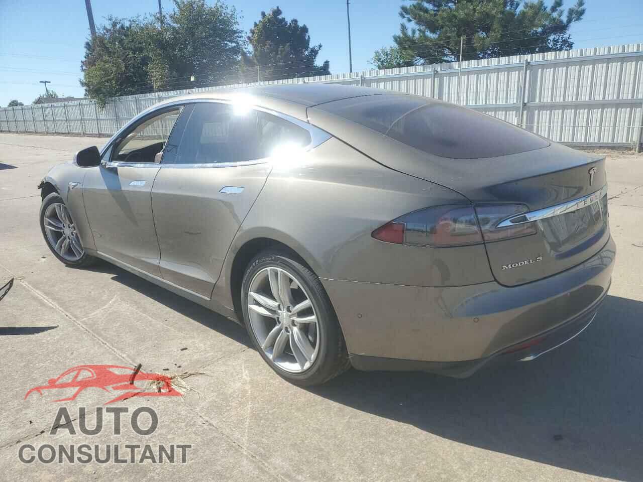 TESLA MODEL S 2015 - 5YJSA1E28FF106499