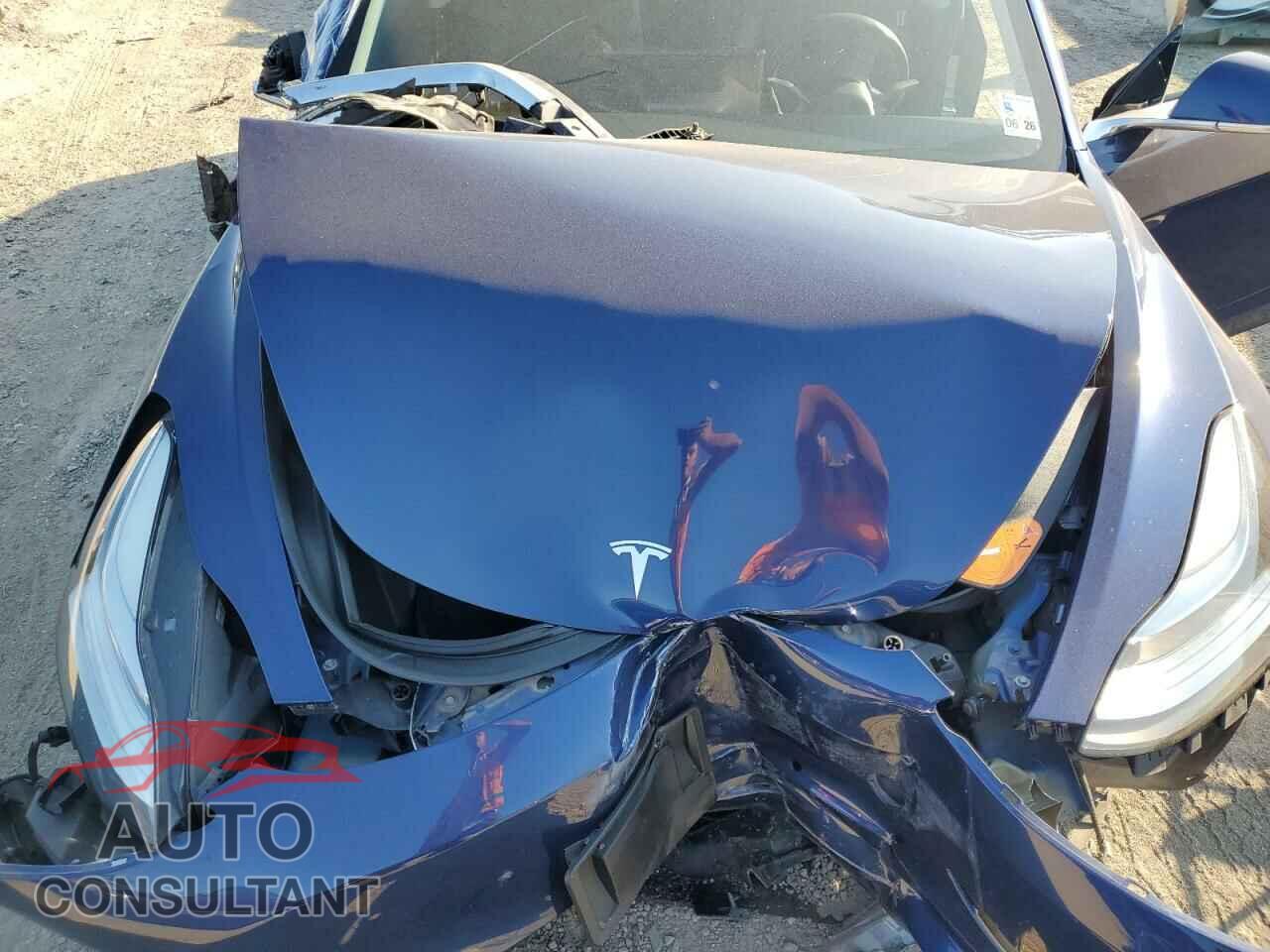 TESLA MODEL 3 2018 - 5YJ3E1EA0JF004705
