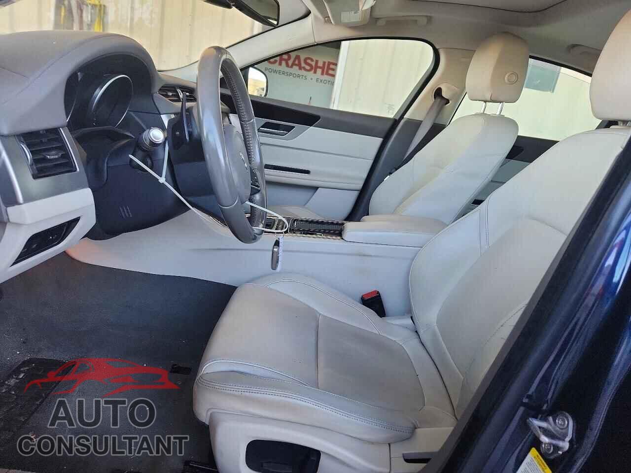 JAGUAR XF 2018 - SAJBD4FX7JCY69933