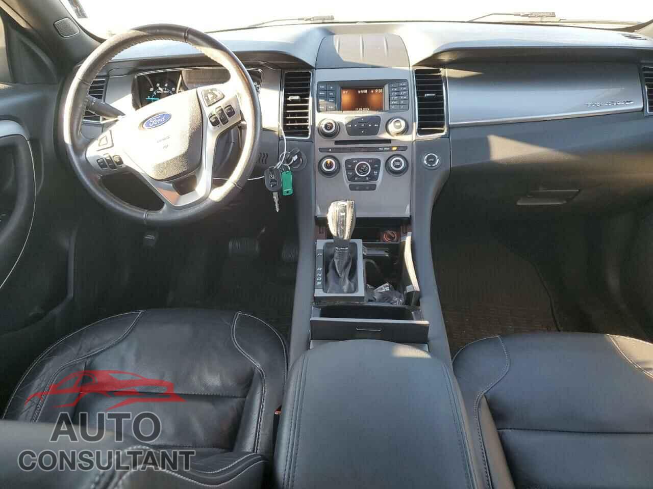 FORD TAURUS 2015 - 1FAHP2E89FG209557