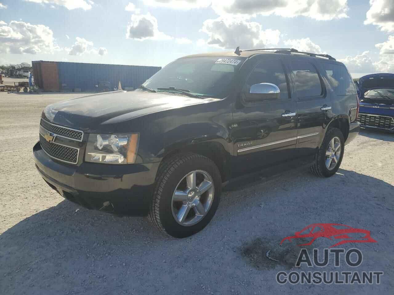 CHEVROLET TAHOE 2013 - 1GNSKCE02DR300371