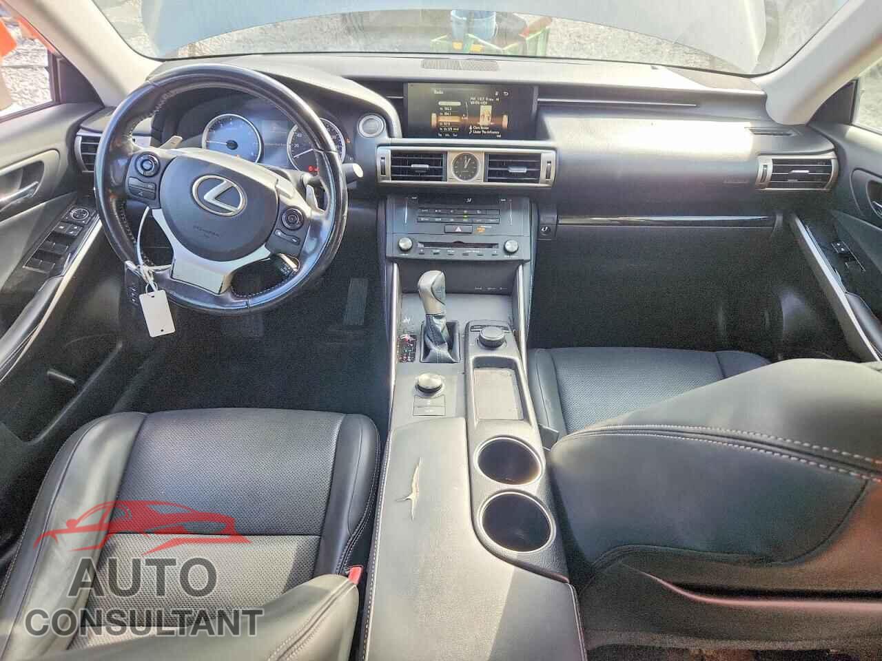 LEXUS IS 2015 - JTHBF1D20F5075302