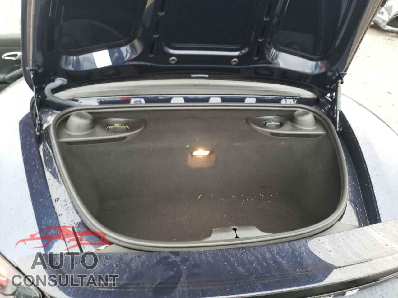 PORSCHE BOXSTER 2019 - WP0CA2A88KS211450