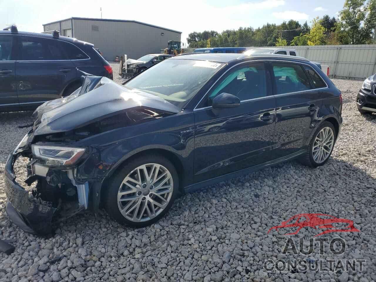 AUDI A3 2018 - WAUTPBFF8JA154836