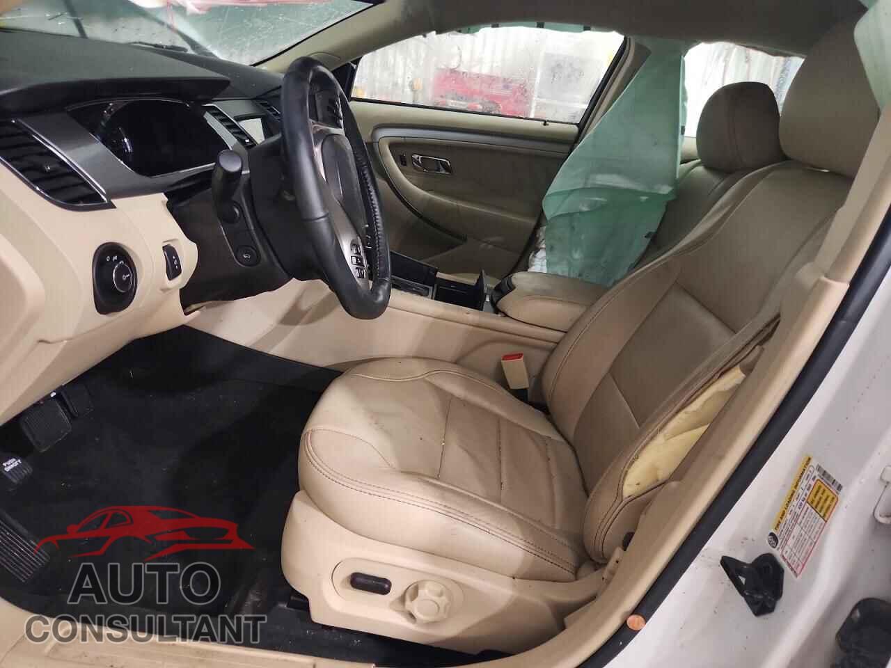 FORD TAURUS 2017 - 1FAHP2E88HG117164
