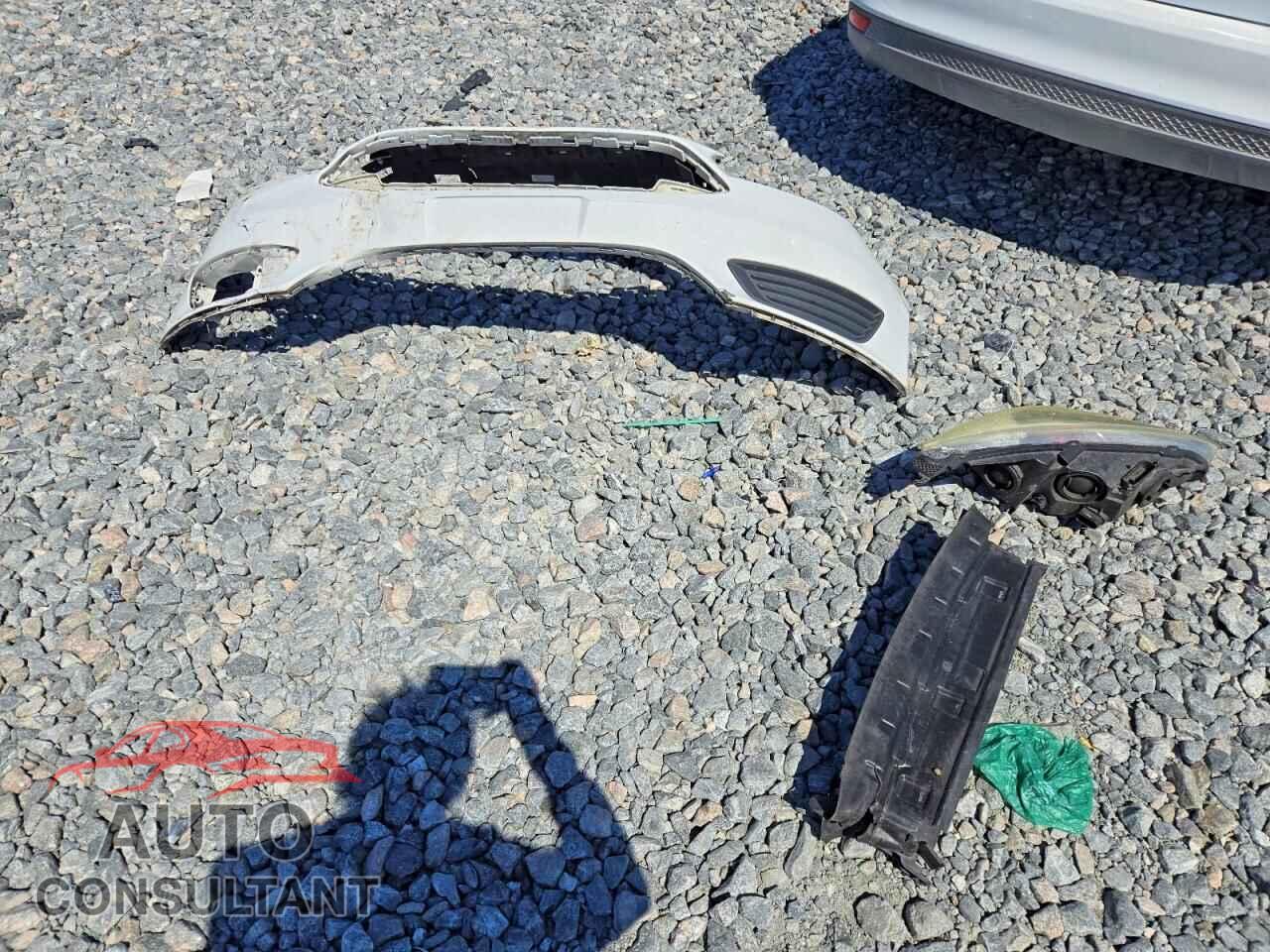 FORD FOCUS 2015 - 1FADP3F22FL298345