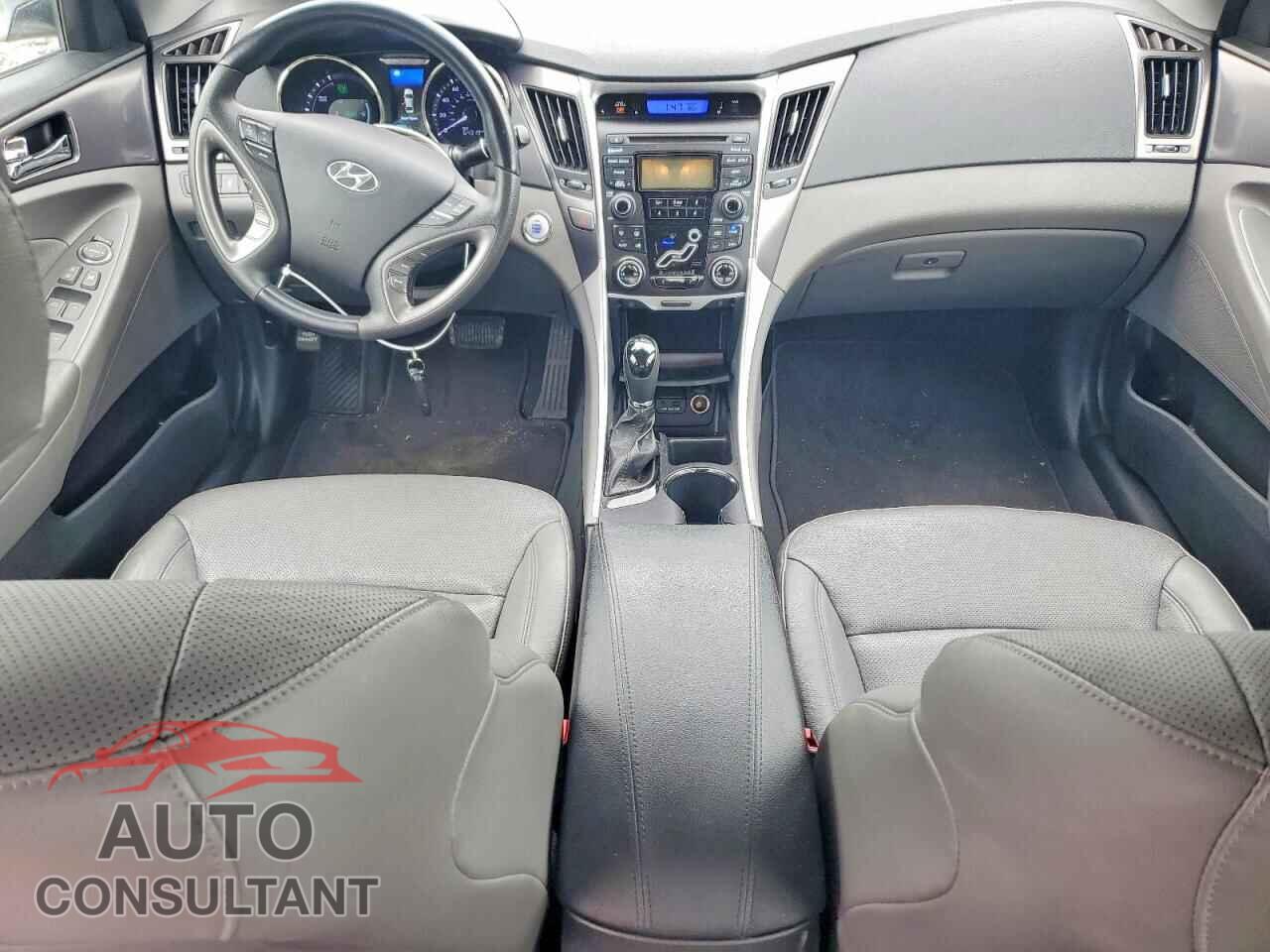 HYUNDAI SONATA 2012 - KMHEC4A46CA028059