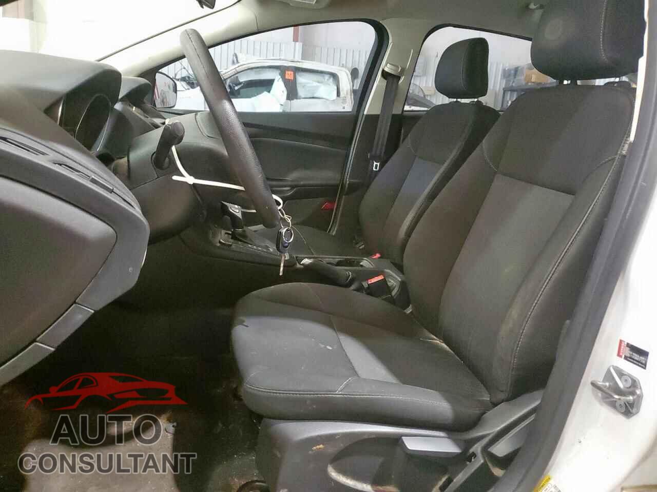FORD FOCUS 2017 - 1FADP3E20HL219467