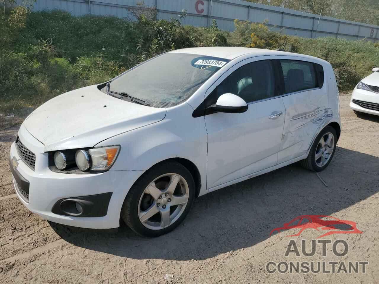 CHEVROLET SONIC 2015 - 1G1JE6SB8F4121103