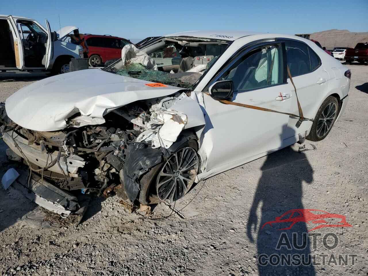 TOYOTA CAMRY 2018 - 4T1B11HK0JU598985