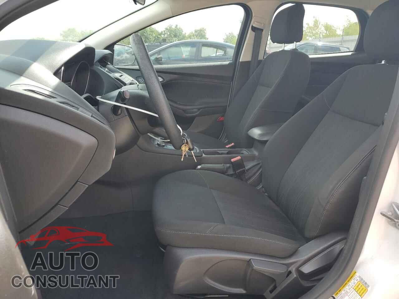 FORD FOCUS 2017 - 1FADP3FE7HL256976