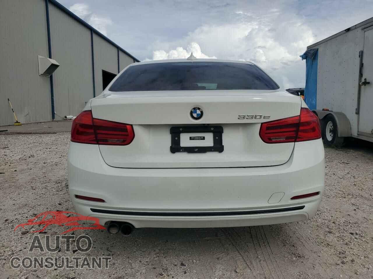 BMW 3 SERIES 2018 - WBA8E1C53JA762569