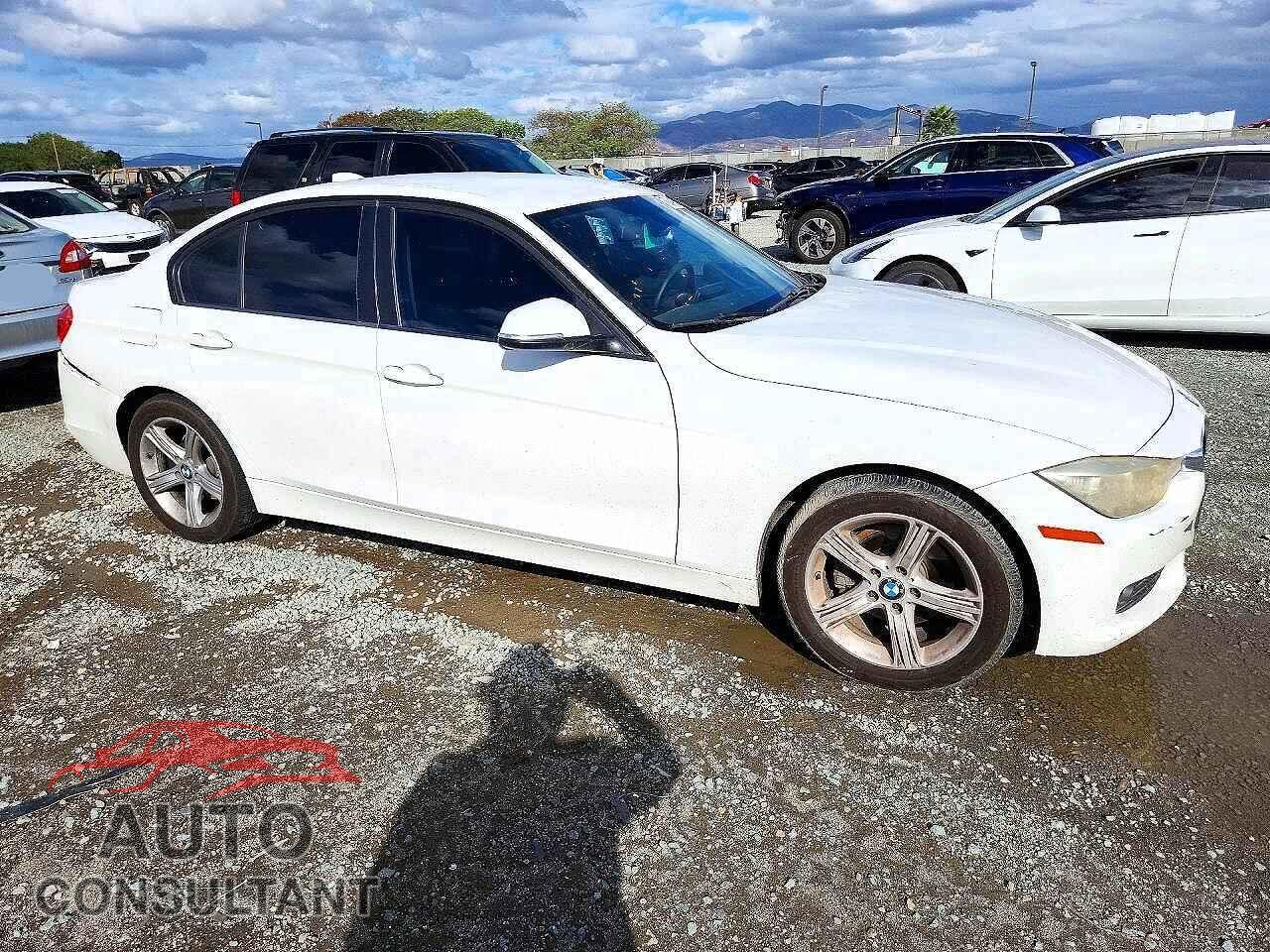 BMW 3 SERIES 2013 - WBA3A5C54DF603256