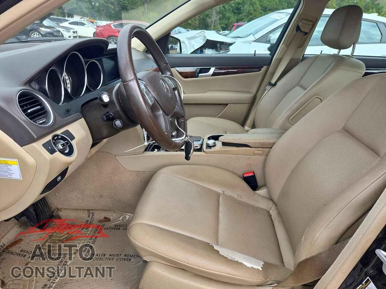 MERCEDES-BENZ C-CLASS 2014 - WDDGF8AB2EG175687