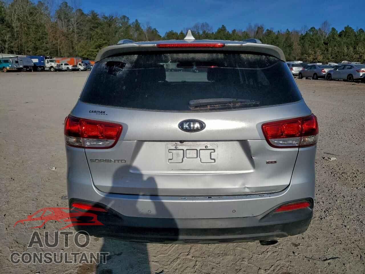 KIA SORENTO 2017 - 5XYPG4A32HG270699
