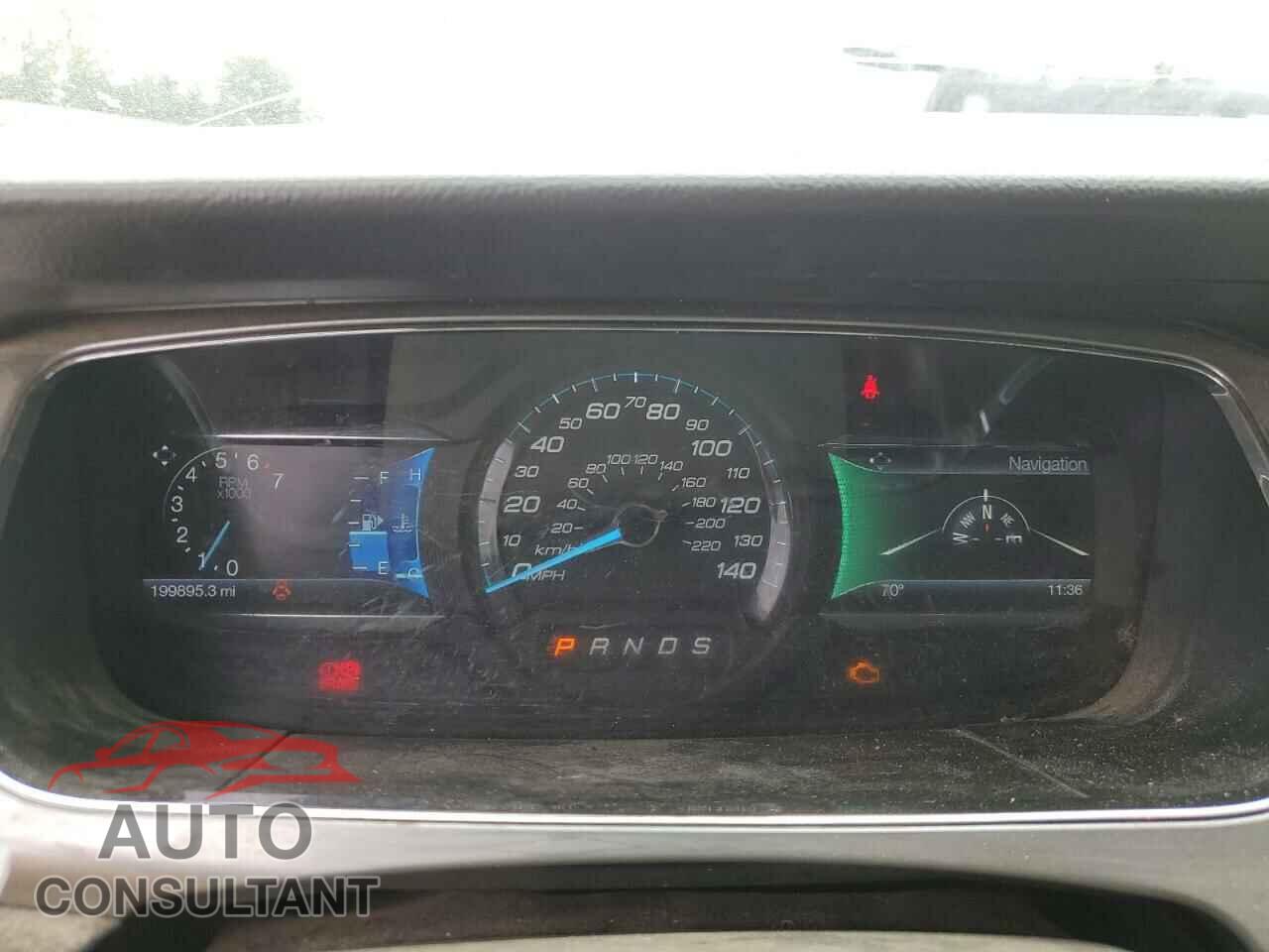 FORD TAURUS 2017 - 1FAHP2E88HG118587