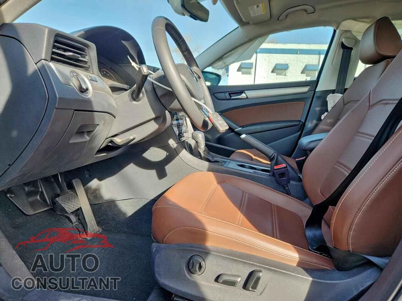 VOLKSWAGEN PASSAT 2021 - 1VWSA7A37MC004720