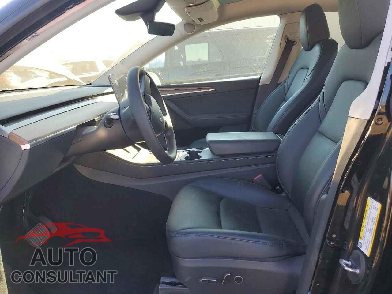 TESLA MODEL Y 2024 - 7SAYGAEE9RF207206