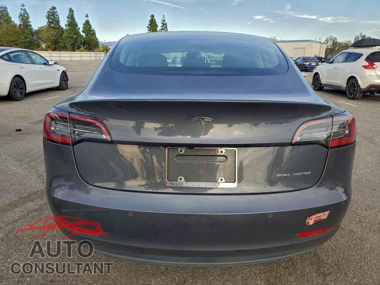 TESLA MODEL 3 2018 - 5YJ3E1EB8JF089916