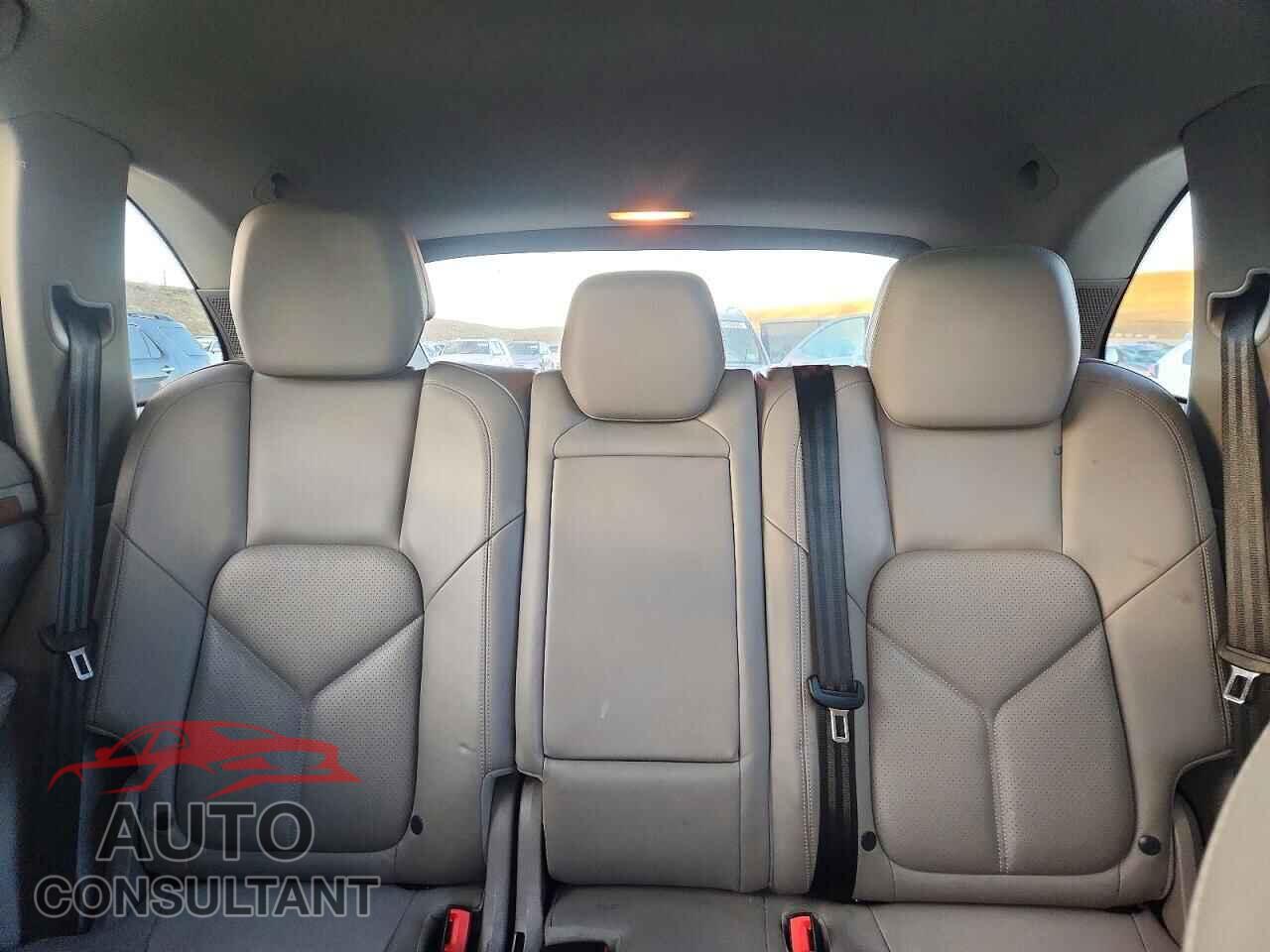 PORSCHE CAYENNE 2013 - WP1AA2A20DLA04856