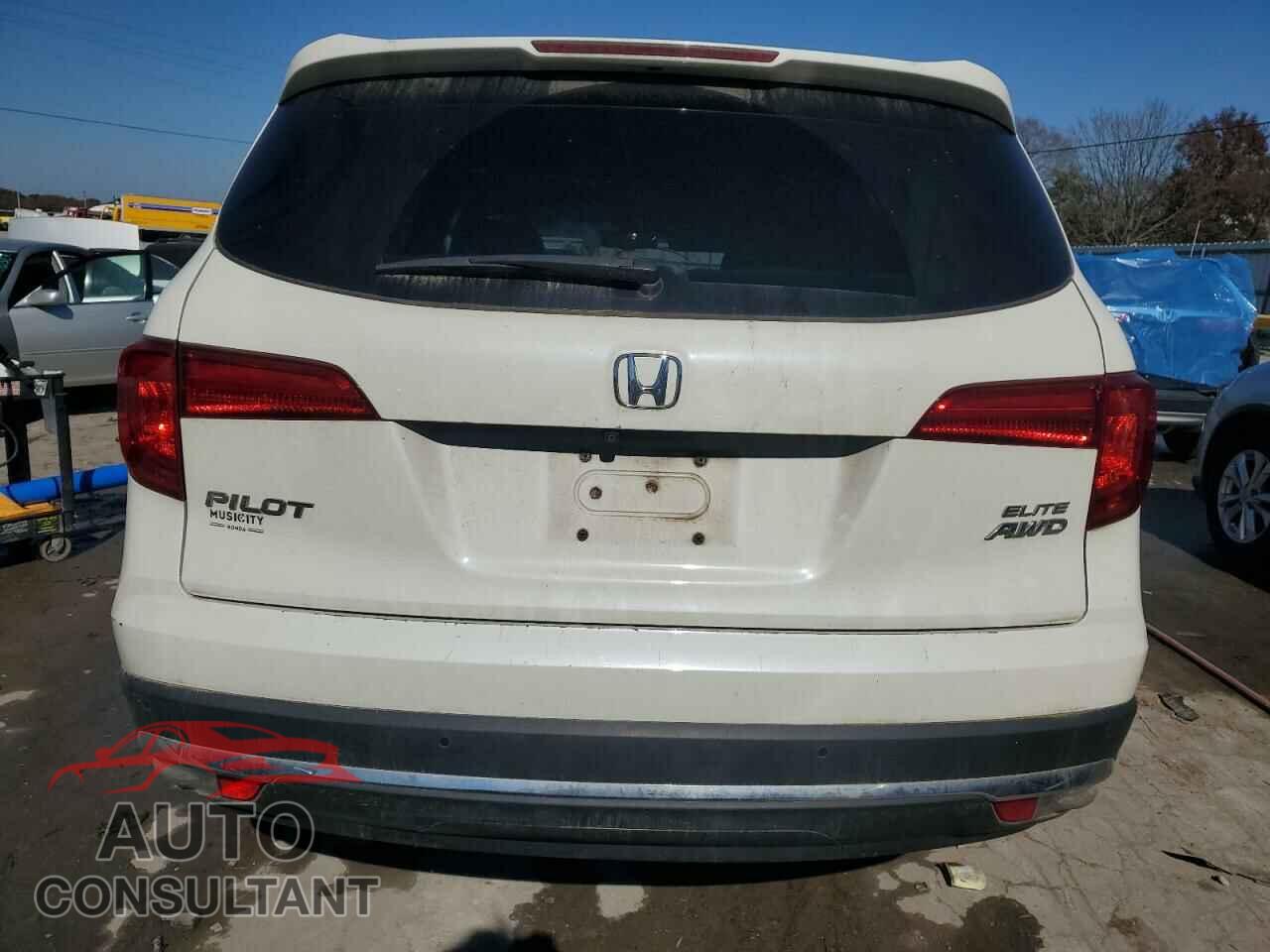 HONDA PILOT 2017 - 5FNYF6H00HB070443