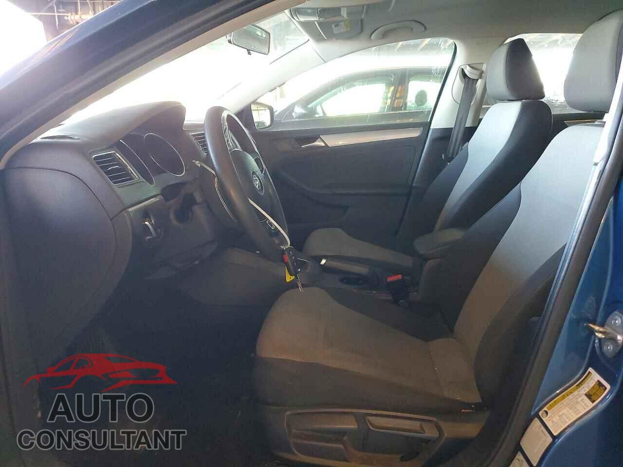 VOLKSWAGEN JETTA 2017 - 3VW2B7AJ2HM281727