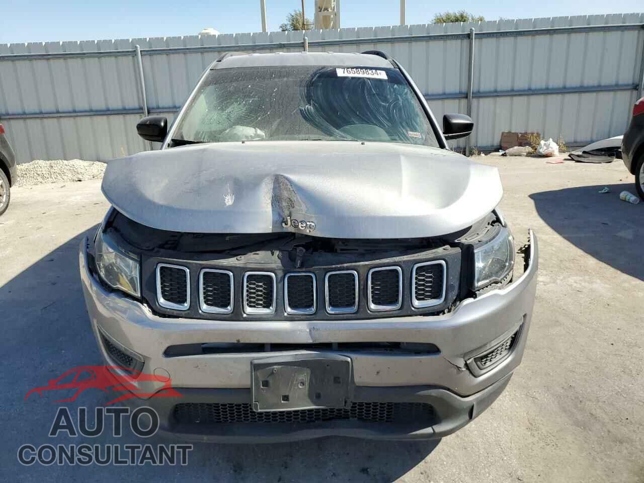 JEEP COMPASS 2018 - 3C4NJCAB5JT240637
