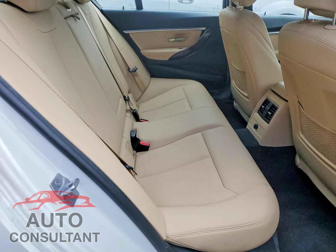 BMW 3 SERIES 2018 - WBA8B9C53JEE82797