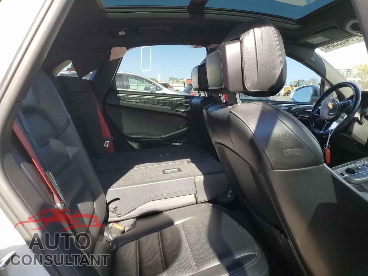 PORSCHE MACAN 2018 - WP1AG2A55JLB61657