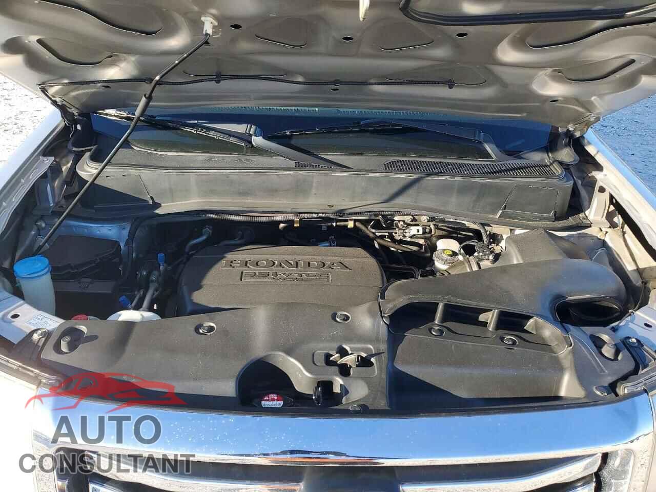 HONDA PILOT 2015 - 5FNYF3H9XFB008445