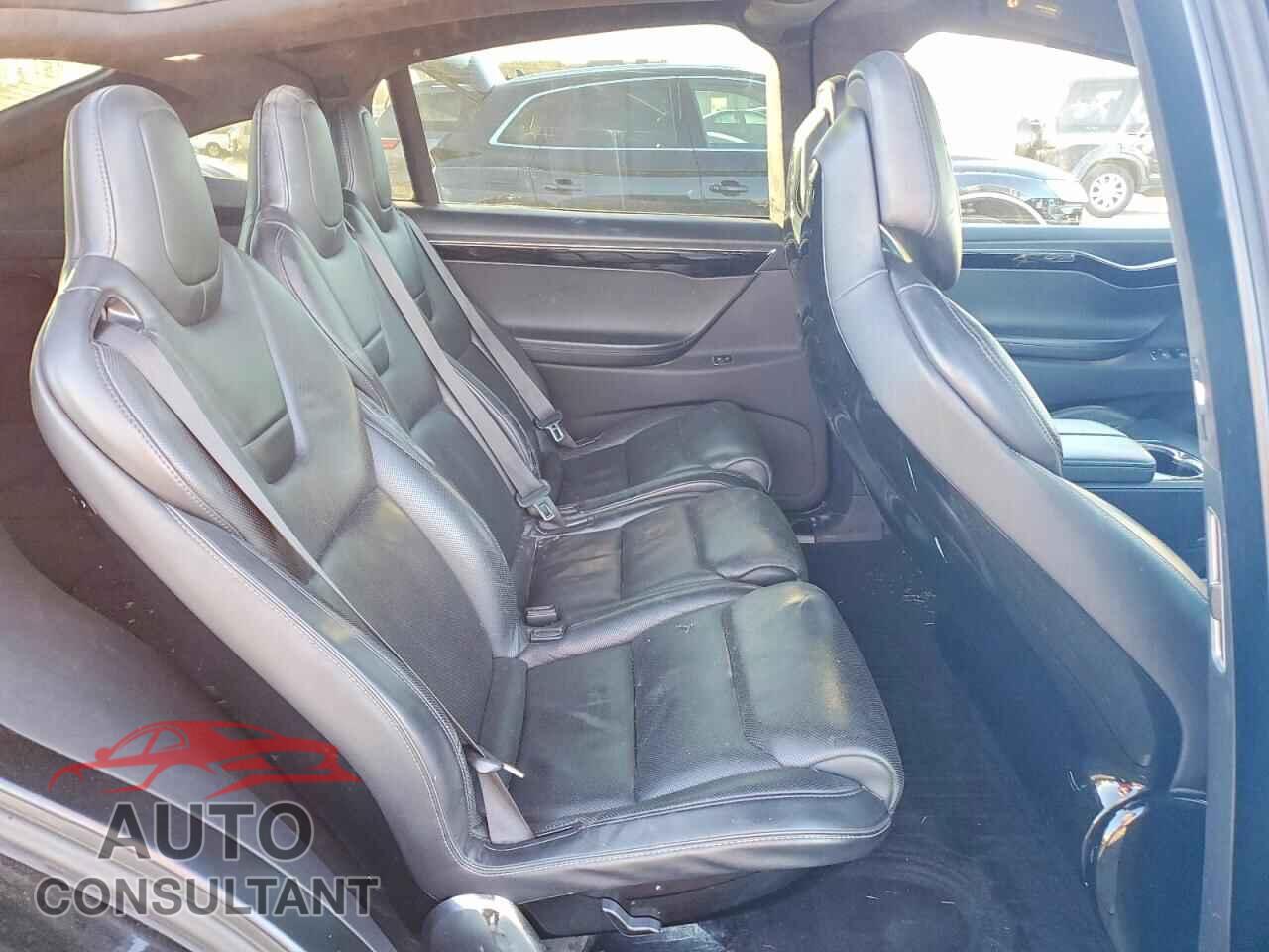 TESLA MODEL X 2016 - 5YJXCAE24GF007356