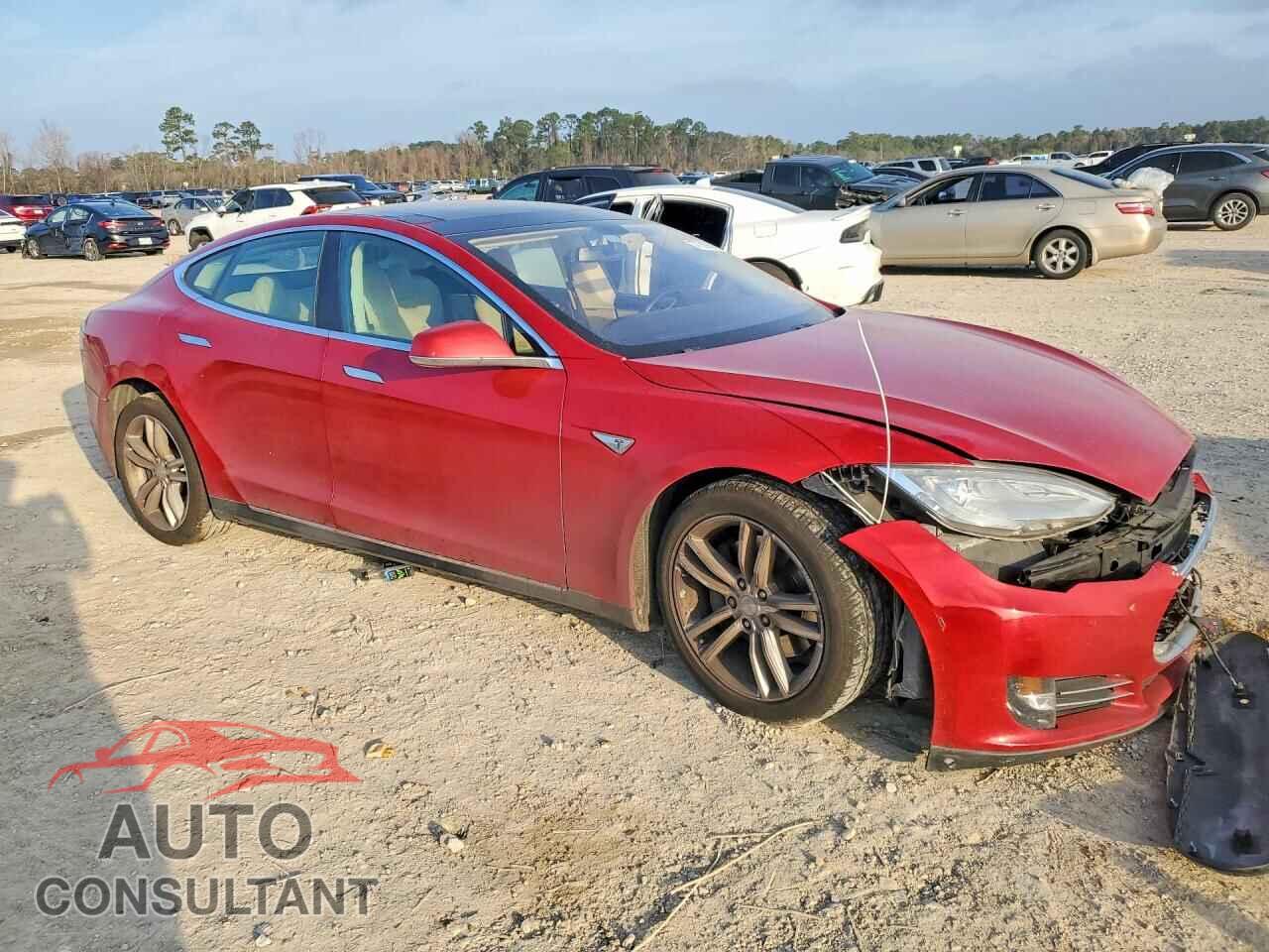 TESLA MODEL S 2013 - 5YJSA1CG4DFP20090