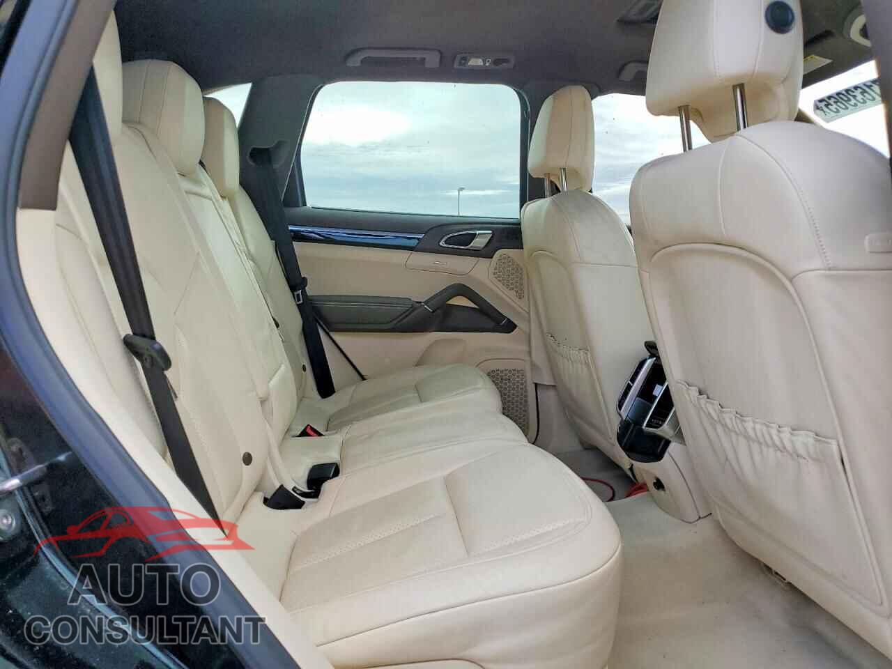 PORSCHE CAYENNE 2011 - WP1AB2A24BLA48157