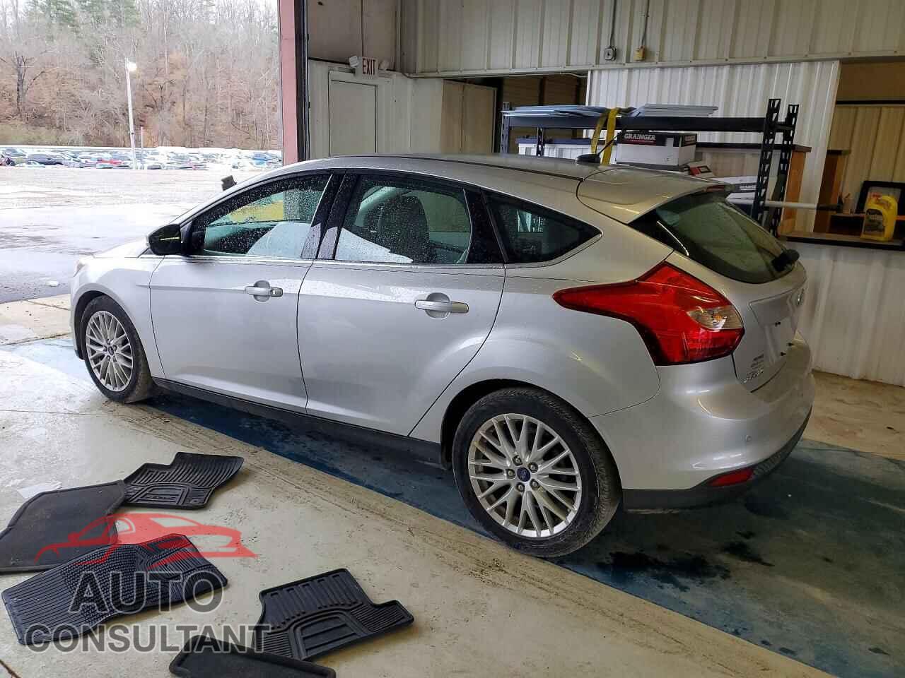 FORD FOCUS 2012 - 1FAHP3M27CL413487