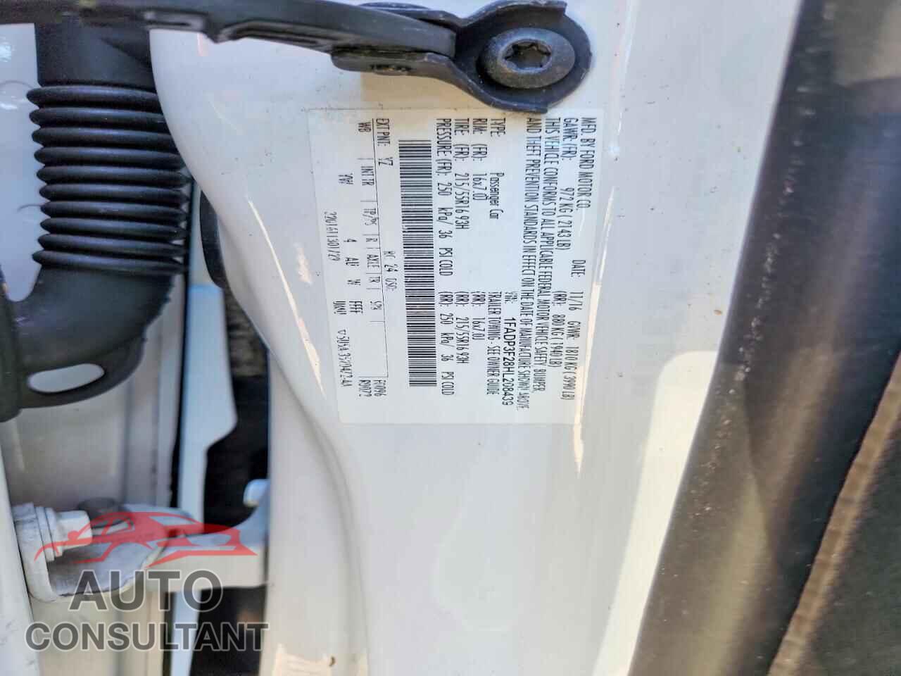 FORD FOCUS 2017 - 1FADP3F28HL208439
