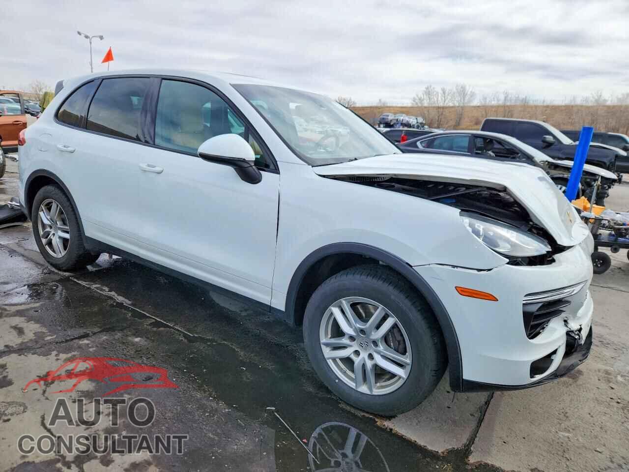 PORSCHE CAYENNE 2016 - WP1AA2A27GLA00596