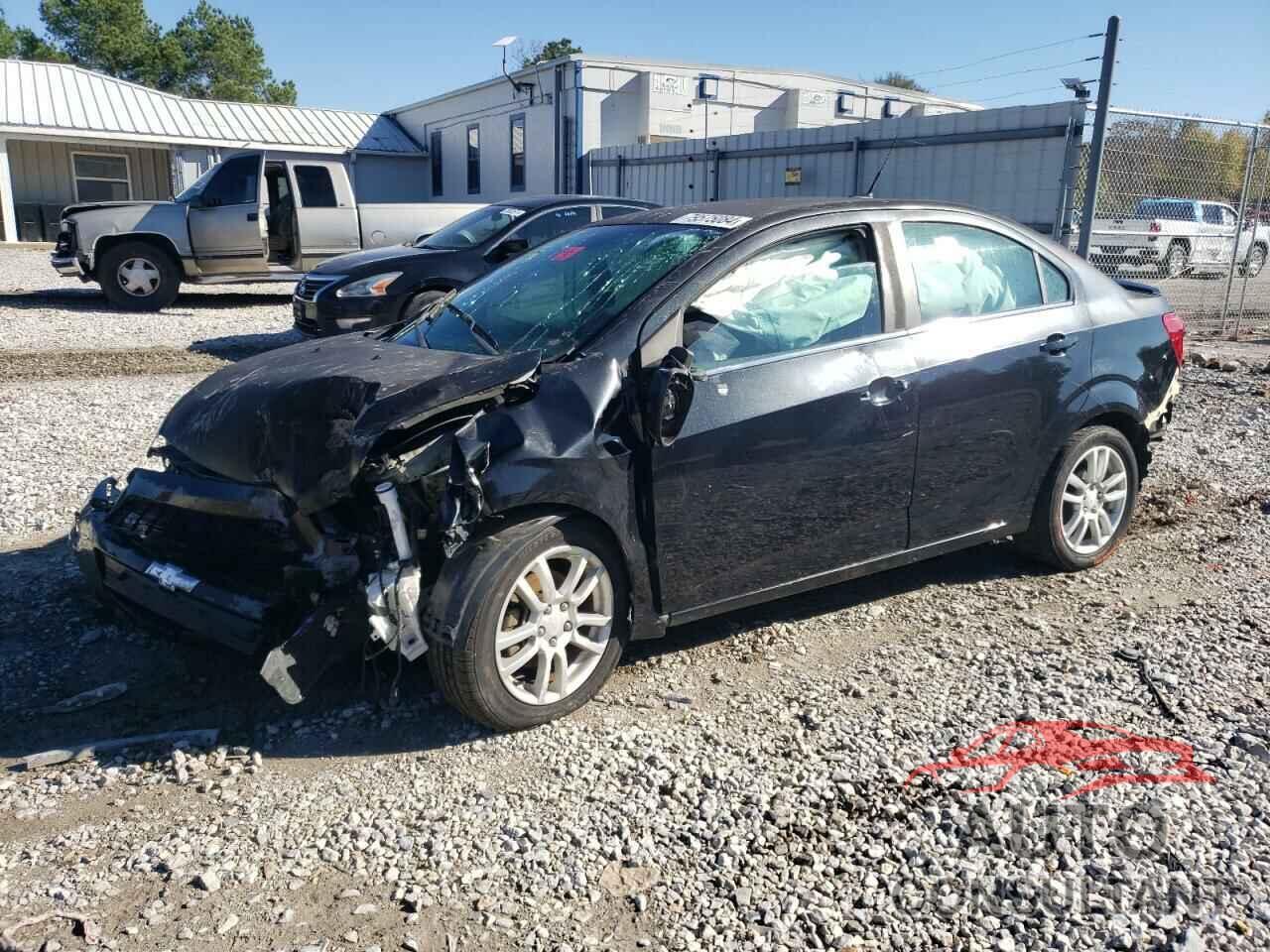 CHEVROLET SONIC 2013 - 1G1JC5SH4D4215710