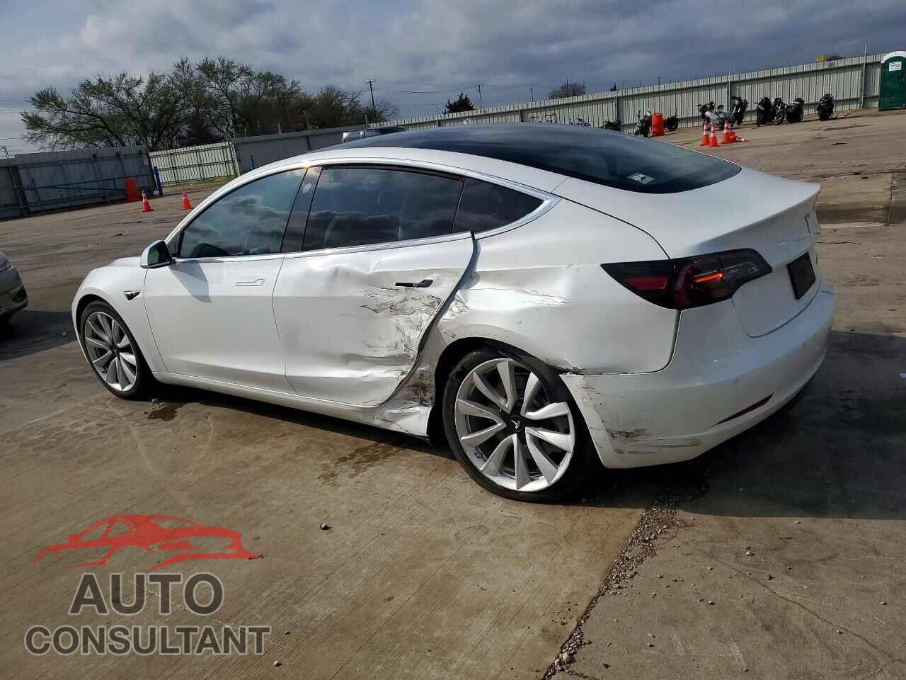 TESLA MODEL 3 2018 - 5YJ3E1EB9JF098155
