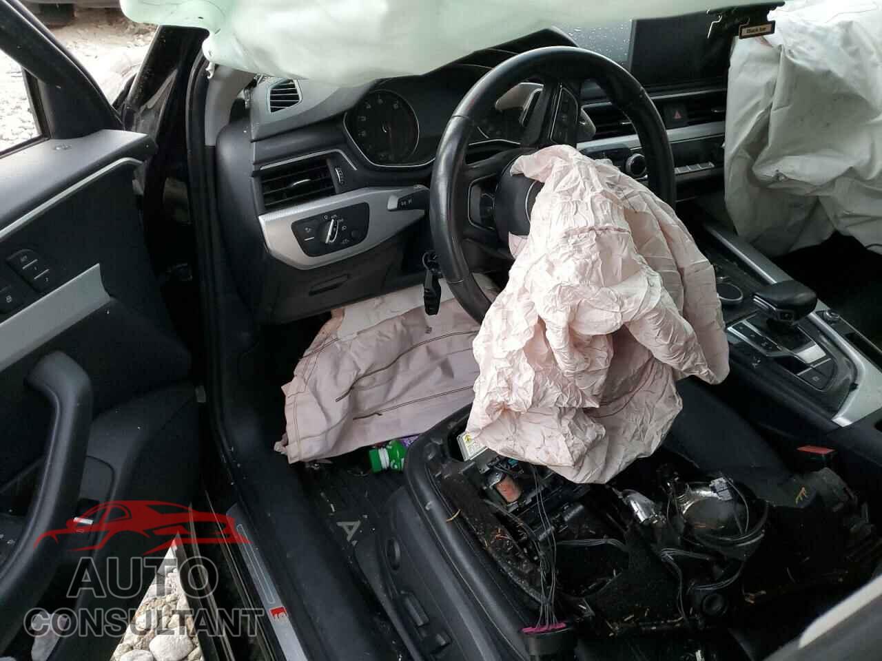 AUDI A4 2018 - WAUDNAF46JA018465