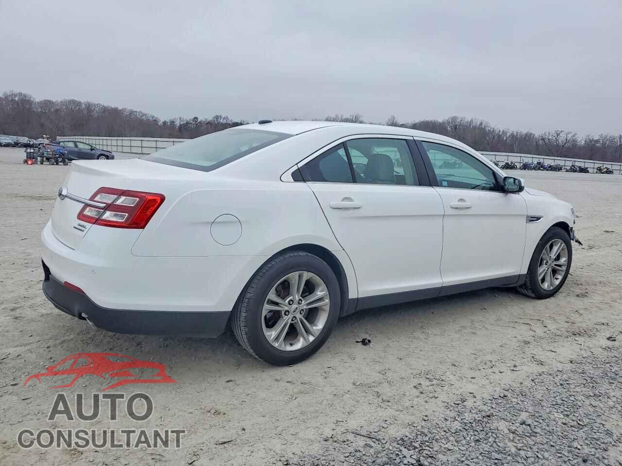 FORD TAURUS 2013 - 1FAHP2E86DG100552