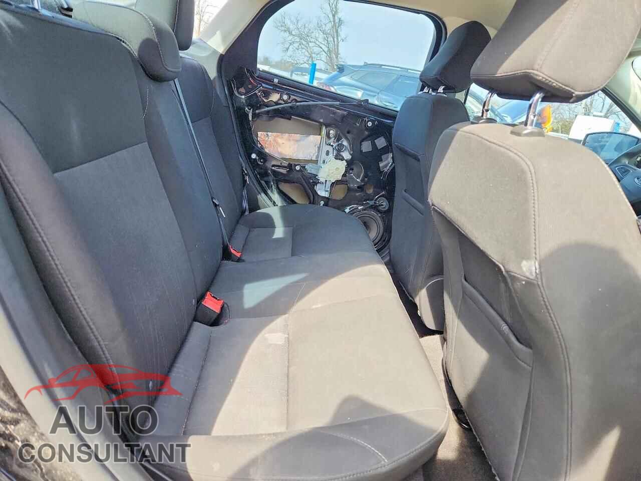 FORD FOCUS 2017 - 1FADP3F28HL270911