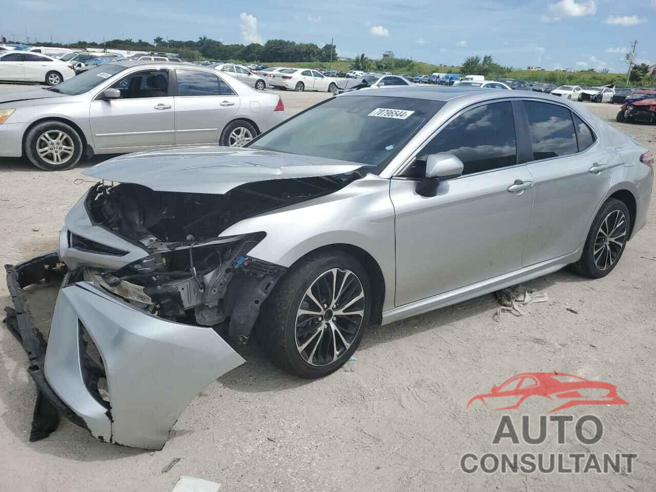 TOYOTA CAMRY 2018 - JTNB11HK1J3044604