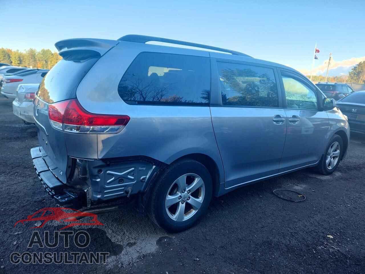 TOYOTA SIENNA 2014 - 5TDKK3DC3ES435530