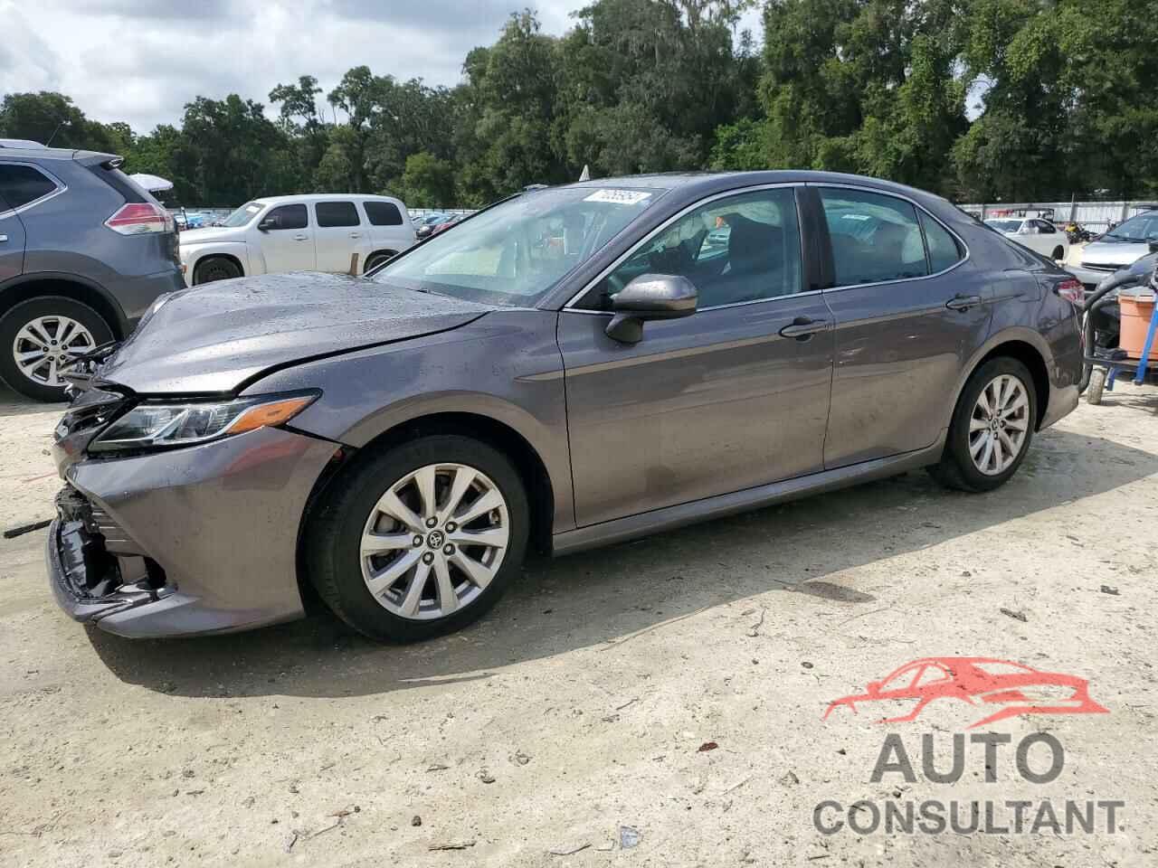 TOYOTA CAMRY 2018 - 4T1B11HK1JU521395