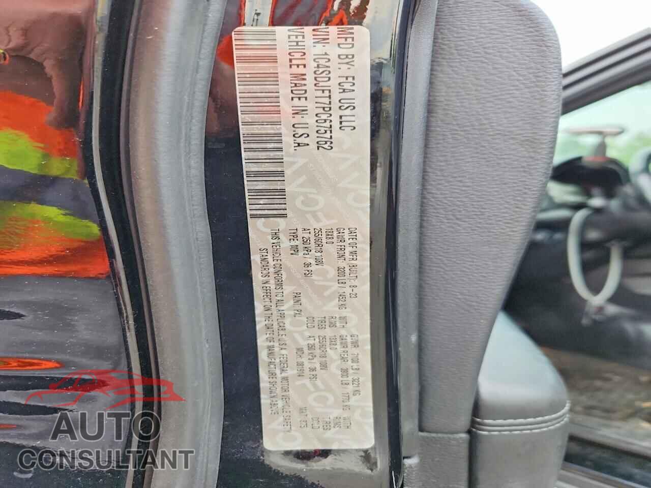 DODGE DURANGO 2023 - 1C4SDJFT7PC675762
